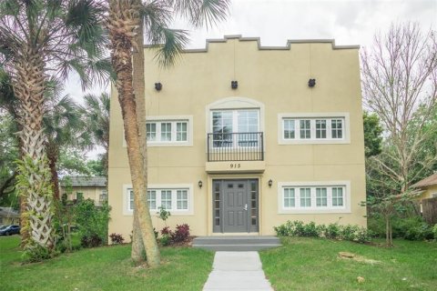 Commercial property in Lakeland, Florida 12 bedrooms, 775.55 sq.m. № 337216 - photo 1