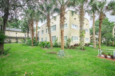 Commercial property in Lakeland, Florida 12 bedrooms, 775.55 sq.m. № 337216 - photo 5