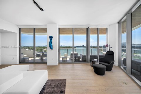 Condo in Miami Beach, Florida, 3 bedrooms  № 1365467 - photo 16