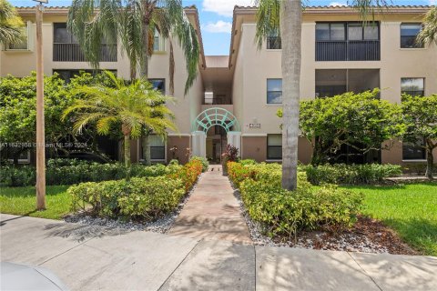 Copropriété à vendre à Coconut Creek, Floride: 2 chambres, 120.59 m2 № 1305218 - photo 1