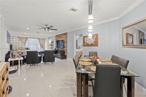 Copropriété à vendre à Coconut Creek, Floride: 2 chambres, 120.59 m2 № 1305218 - photo 5