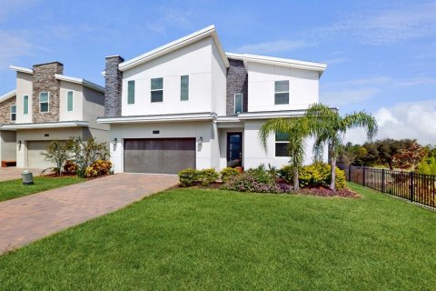House in Davenport, Florida 8 bedrooms, 363.71 sq.m. № 738587 - photo 2