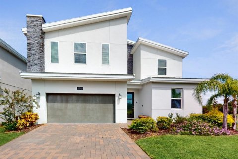 House in Davenport, Florida 8 bedrooms, 363.71 sq.m. № 738587 - photo 1