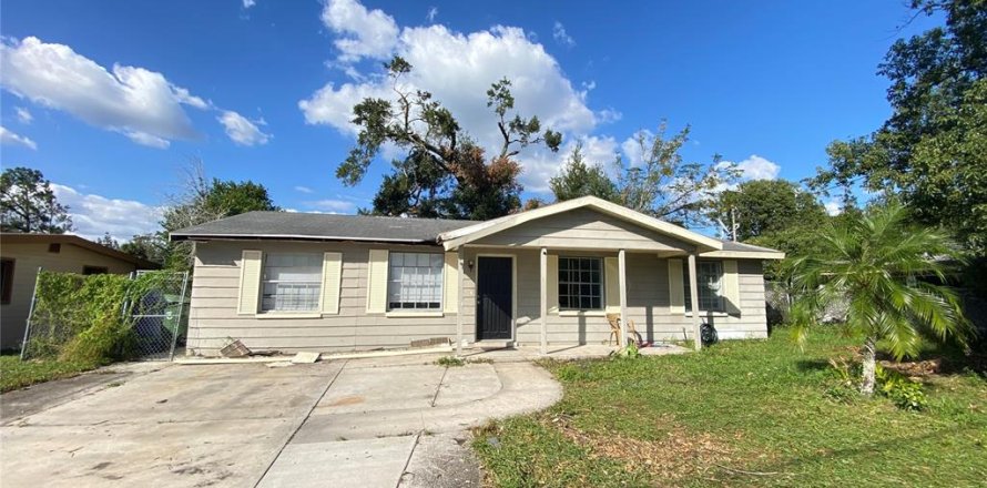 House in Tampa, Florida 4 bedrooms, 118.82 sq.m. № 1419057