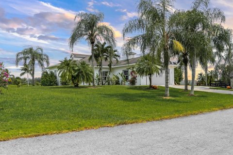 House in Wellington, Florida 4 bedrooms, 186.36 sq.m. № 738348 - photo 30