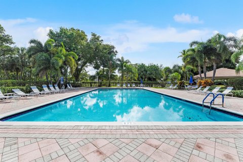 Condo in Pompano Beach, Florida, 1 bedroom  № 919660 - photo 5