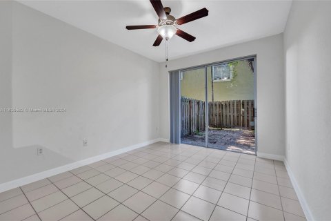 Townhouse in Homestead, Florida 3 bedrooms, 158.31 sq.m. № 1291367 - photo 11