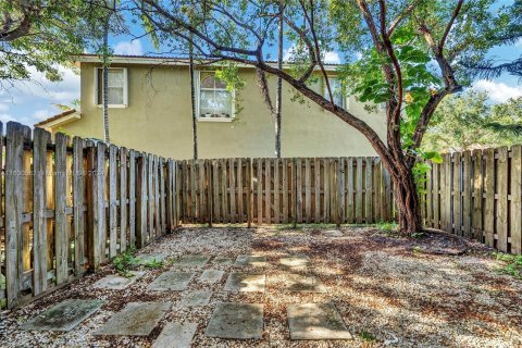 Touwnhouse à vendre à Homestead, Floride: 3 chambres, 158.31 m2 № 1291367 - photo 15