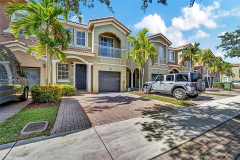 Touwnhouse à vendre à Homestead, Floride: 3 chambres, 158.31 m2 № 1291367 - photo 2