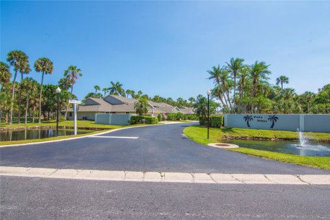 Adosado en venta en Vero Beach, Florida, 2 dormitorios, 165.37 m2 № 1174815 - foto 1