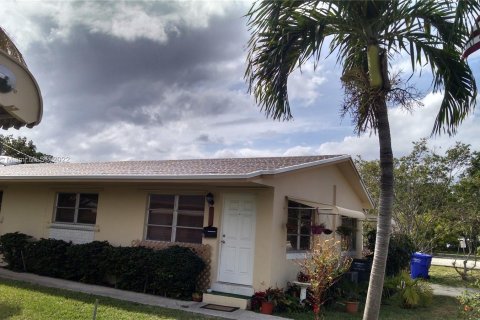 Immobilier commercial à vendre à Hollywood, Floride № 12162 - photo 2