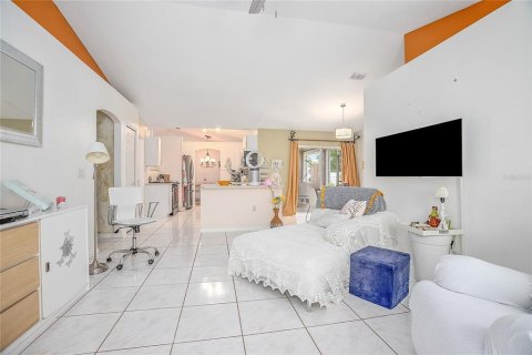 House in Deltona, Florida 3 bedrooms, 159.14 sq.m. № 915316 - photo 7