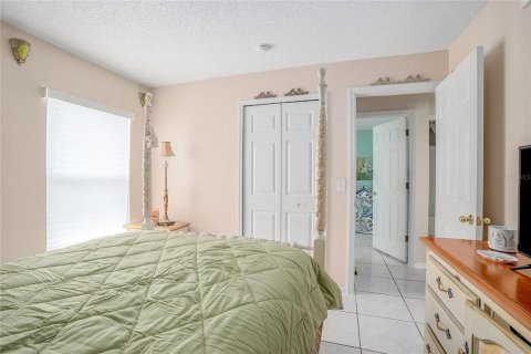 House in Deltona, Florida 3 bedrooms, 159.14 sq.m. № 915316 - photo 24
