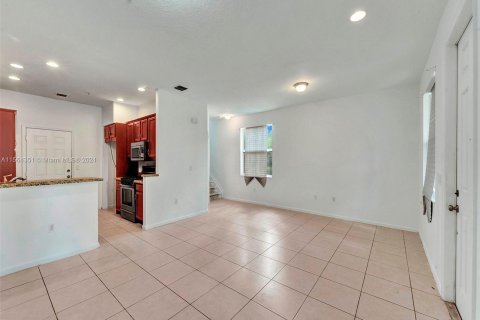 Townhouse in Sunrise, Florida 3 bedrooms, 151.24 sq.m. № 1099772 - photo 10