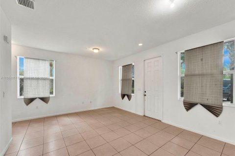 Townhouse in Sunrise, Florida 3 bedrooms, 151.24 sq.m. № 1099772 - photo 11