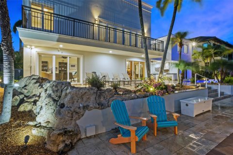 Villa ou maison à vendre à Lighthouse Point, Floride: 4 chambres, 444.63 m2 № 805348 - photo 4
