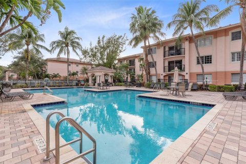 Copropriété à vendre à Fort Lauderdale, Floride: 2 chambres, 97.92 m2 № 1330200 - photo 17