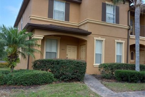 Townhouse in Davenport, Florida 4 bedrooms, 172.43 sq.m. № 1248411 - photo 1