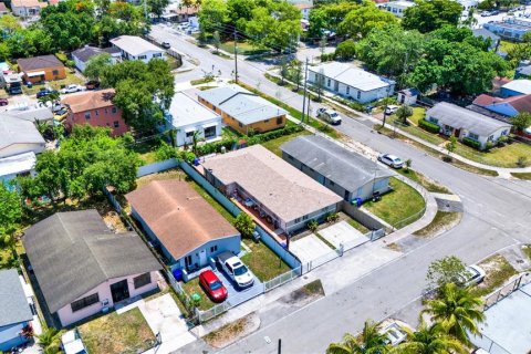 Propiedad comercial en venta en Miami, Florida, 192.31 m2 № 1203928 - foto 30