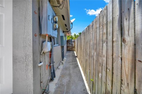 Immobilier commercial à vendre à Miami, Floride: 192.31 m2 № 1203928 - photo 16