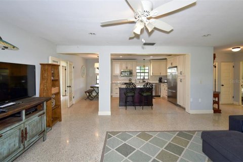Casa en alquiler en Sarasota, Florida, 2 dormitorios, 150.32 m2 № 213352 - foto 11