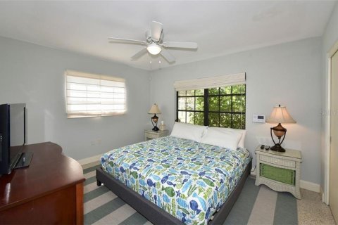 House in Sarasota, Florida 2 bedrooms, 150.32 sq.m. № 213352 - photo 25