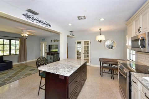 Villa ou maison à louer à Sarasota, Floride: 2 chambres, 150.32 m2 № 213352 - photo 18