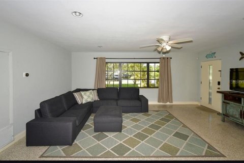 Casa en alquiler en Sarasota, Florida, 2 dormitorios, 150.32 m2 № 213352 - foto 13