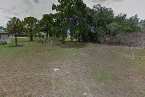 Terrain à vendre à Rotonda, Floride № 215302 - photo 1
