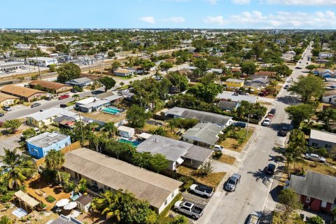 Commercial property in Lake Worth, Florida 234.58 sq.m. № 1121454 - photo 27
