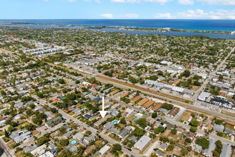 Commercial property in Lake Worth, Florida 234.58 sq.m. № 1121454 - photo 26