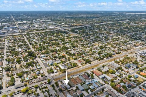 Commercial property in Lake Worth, Florida 234.58 sq.m. № 1121454 - photo 22