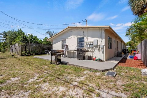 Commercial property in Lake Worth, Florida 234.58 sq.m. № 1121454 - photo 28