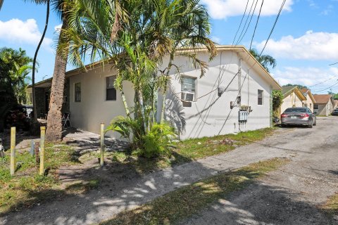 Commercial property in Lake Worth, Florida 224.82 sq.m. № 1121452 - photo 28