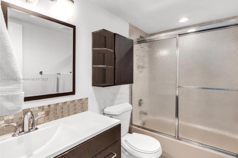 Condo in Aventura, Florida, 3 bedrooms  № 855928 - photo 22