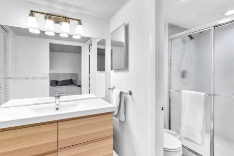 Condo in Aventura, Florida, 3 bedrooms  № 855928 - photo 17