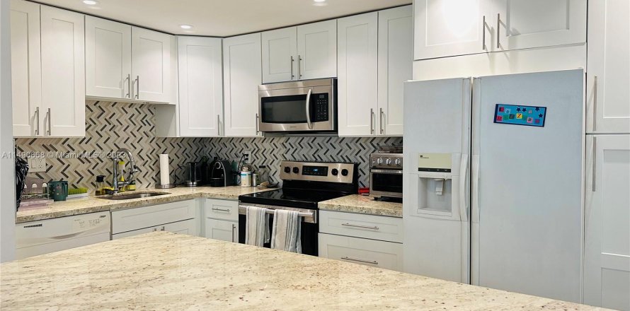 Condo in Aventura, Florida, 3 bedrooms  № 855928