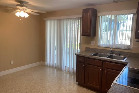 House in Holiday, Florida 2 bedrooms, 75.81 sq.m. № 1405613 - photo 5