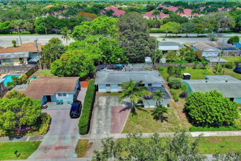 House in Palm Beach Gardens, Florida 4 bedrooms, 141.49 sq.m. № 1183022 - photo 8