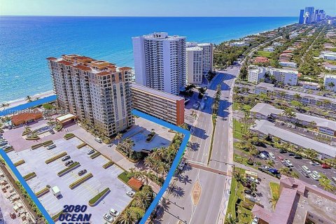 Copropriété à vendre à Hallandale Beach, Floride: 2 chambres, 138.42 m2 № 1399061 - photo 2