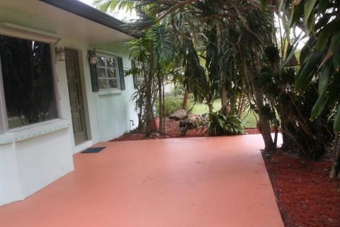 Casa en venta en Southwest Ranches, Florida, 3 dormitorios, 190.36 m2 № 698914 - foto 7