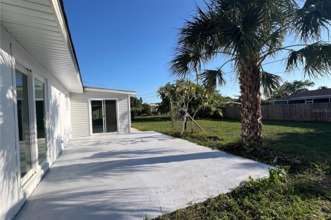 Villa ou maison à vendre à Fort Myers, Floride: 3 chambres, 171.87 m2 № 1200991 - photo 13