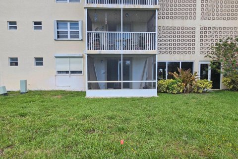 Condo in Boca Raton, Florida, 1 bedroom  № 1228595 - photo 1