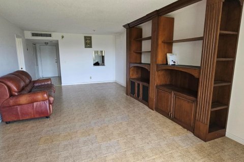 Condo in Boca Raton, Florida, 1 bedroom  № 1228595 - photo 18