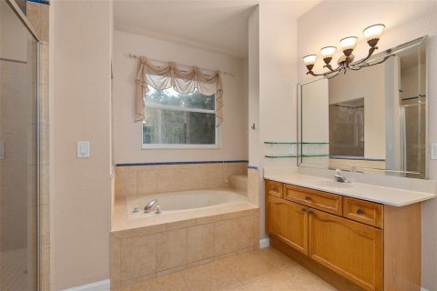 Casa en venta en Kissimmee, Florida, 5 dormitorios, 341.97 m2 № 1314634 - foto 24