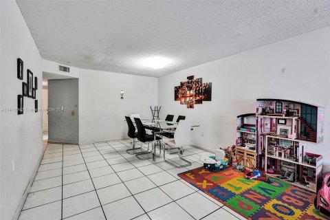 Copropriété à vendre à Hialeah, Floride: 3 chambres, 130.06 m2 № 602551 - photo 10