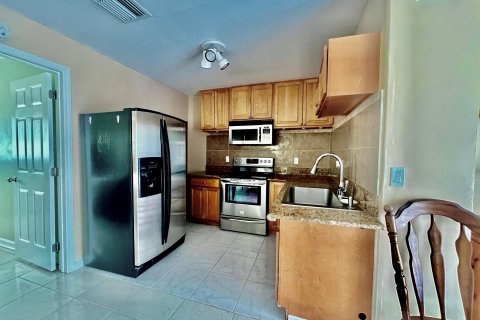 Casa en alquiler en West Palm Beach, Florida, 2 dormitorios, 78.13 m2 № 805287 - foto 11