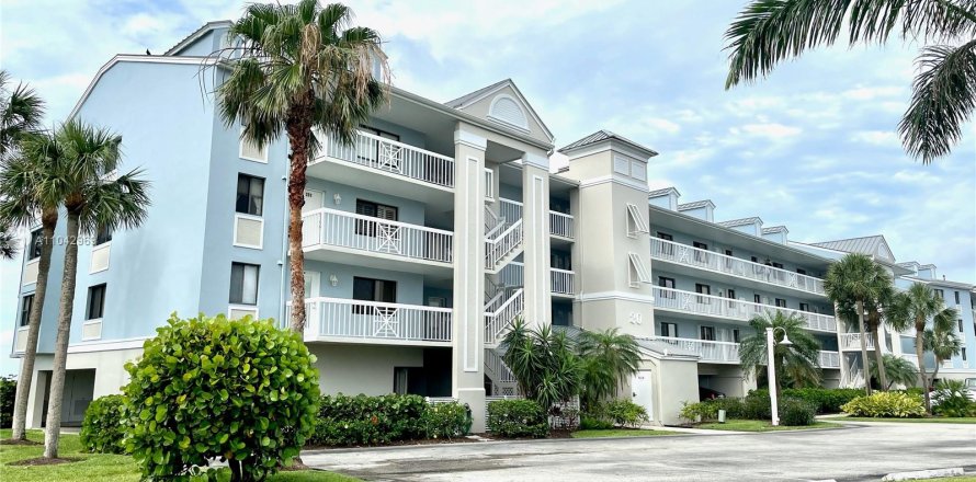 Condominio en Hutchinson Island South, Florida, 2 dormitorios  № 5868