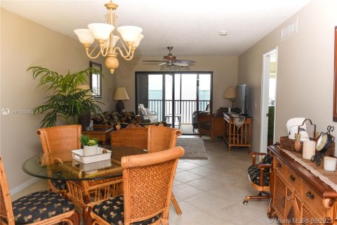 Condominio en alquiler en Hutchinson Island South, Florida, 2 dormitorios, 121.33 m2 № 5868 - foto 4