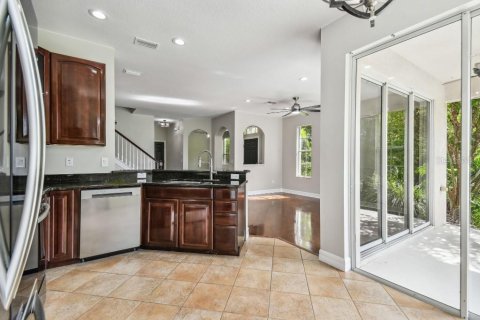 Townhouse in Land O' Lakes, Florida 3 bedrooms, 191.84 sq.m. № 1417675 - photo 8